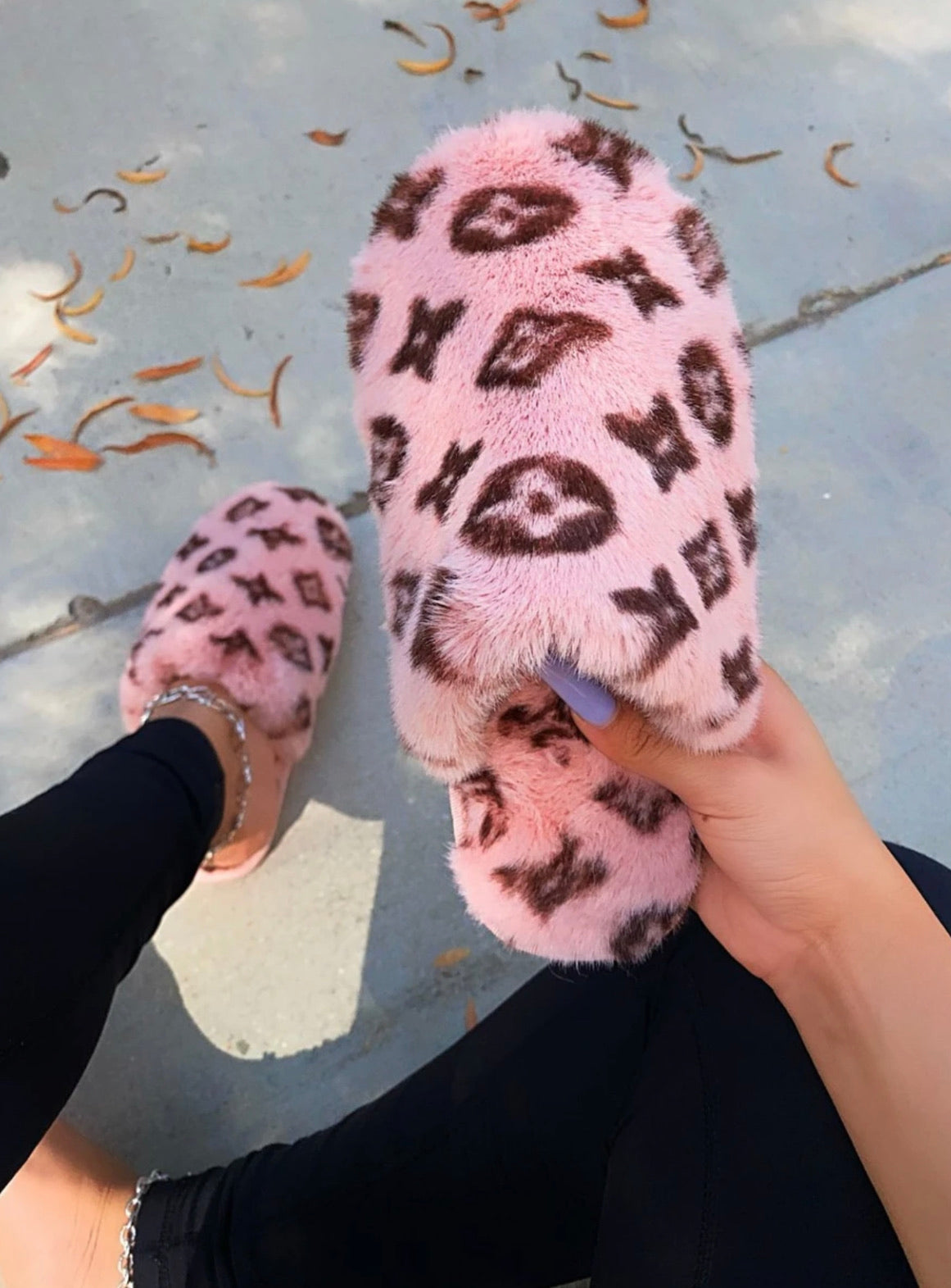 Kulture Fluffy slippers