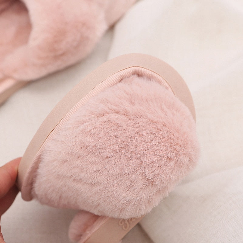 Quarantine & Chill furry slippers "pink"